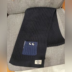 Uniqlo x Anya Hindmarch Scarf in Navy